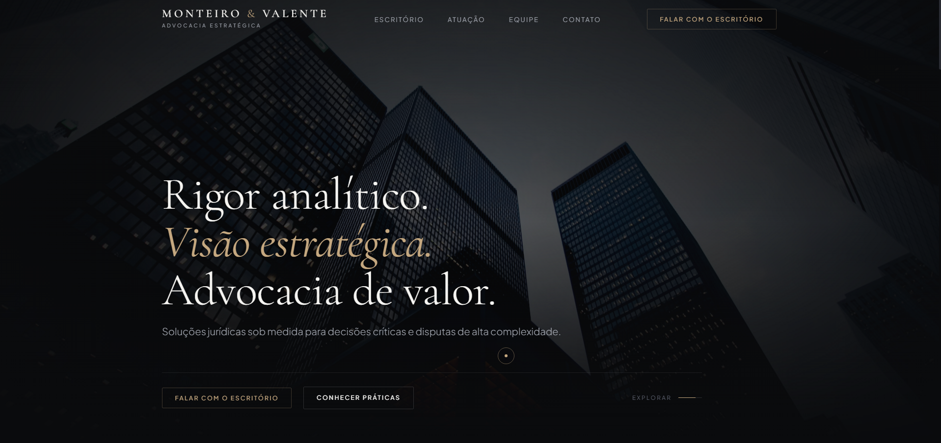 Site de advocacia premium com apresentação sóbria e profissional